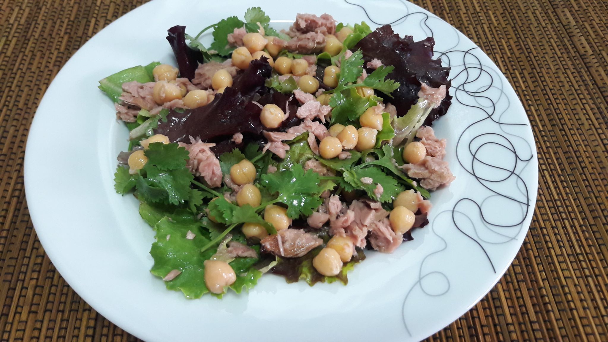 Salada Aromática de Grão e Atum